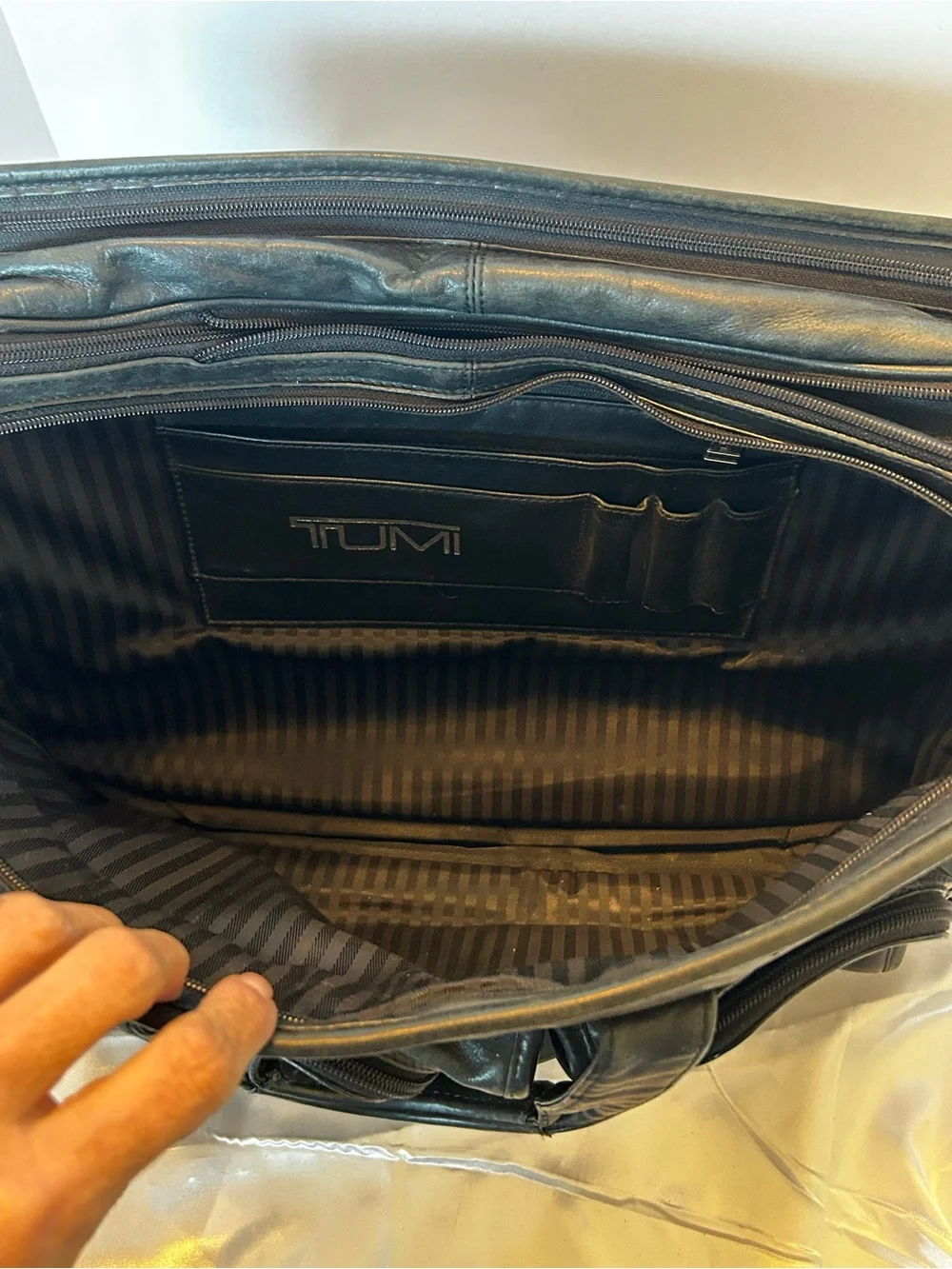 Vintage TUMI Black Leather Expandable Laptop Briefcase Organizer Luggage Tag